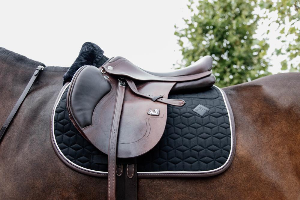 Skin Friendly Schabracke Sternsteppung Springen - Kentucky Horsewear