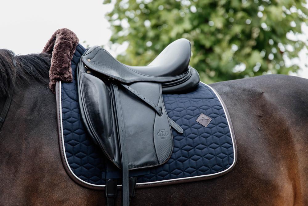 Skin Friendly Schabracke Sternsteppung Dressur - Kentucky Horsewear