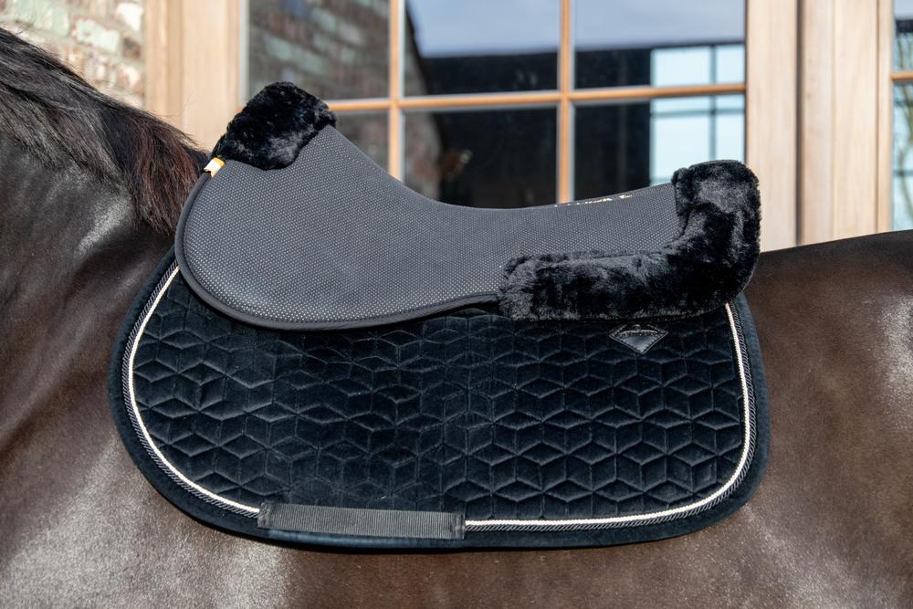Sattelpad Mit Fell Impact Equalizer - Kentucky Horsewear