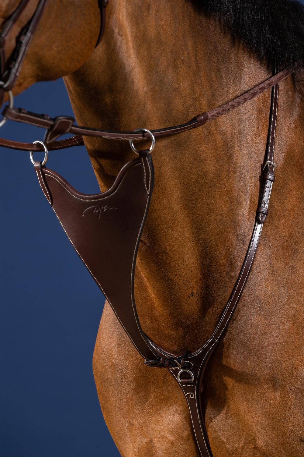 Geschlossene Martingalgabel steif