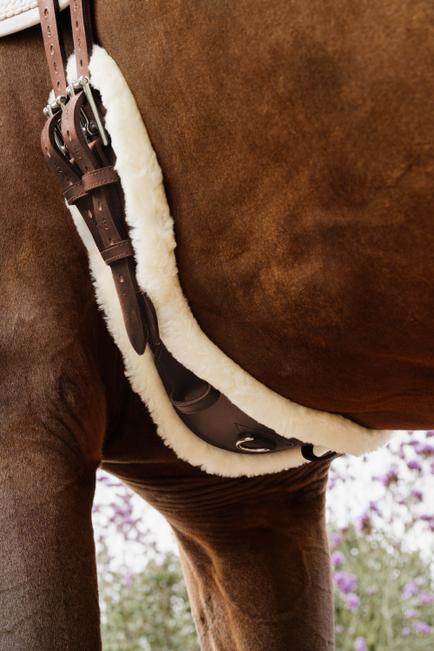 Lammfell Anatomischer Kurzgurt - Kentucky Horsewear