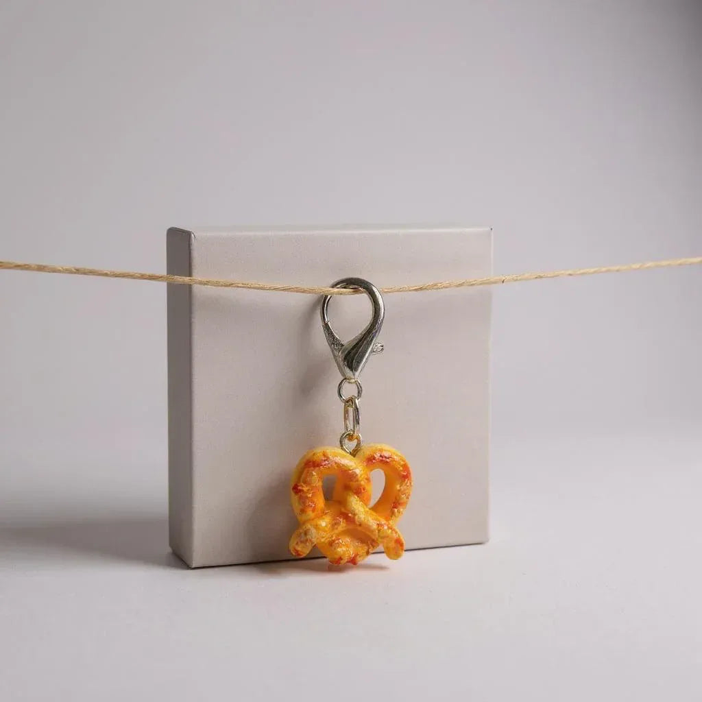 BREZEL Charm