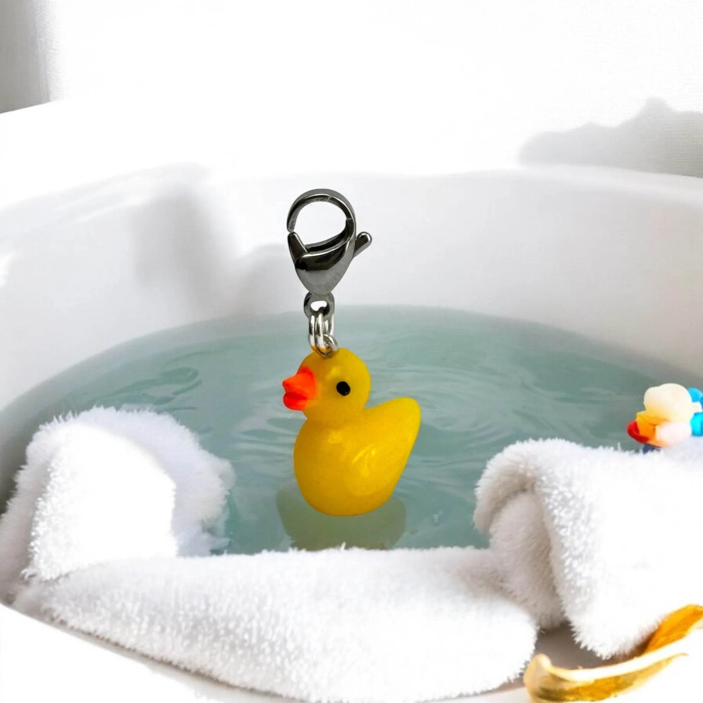 QUIETSCHEENTCHEN Charm