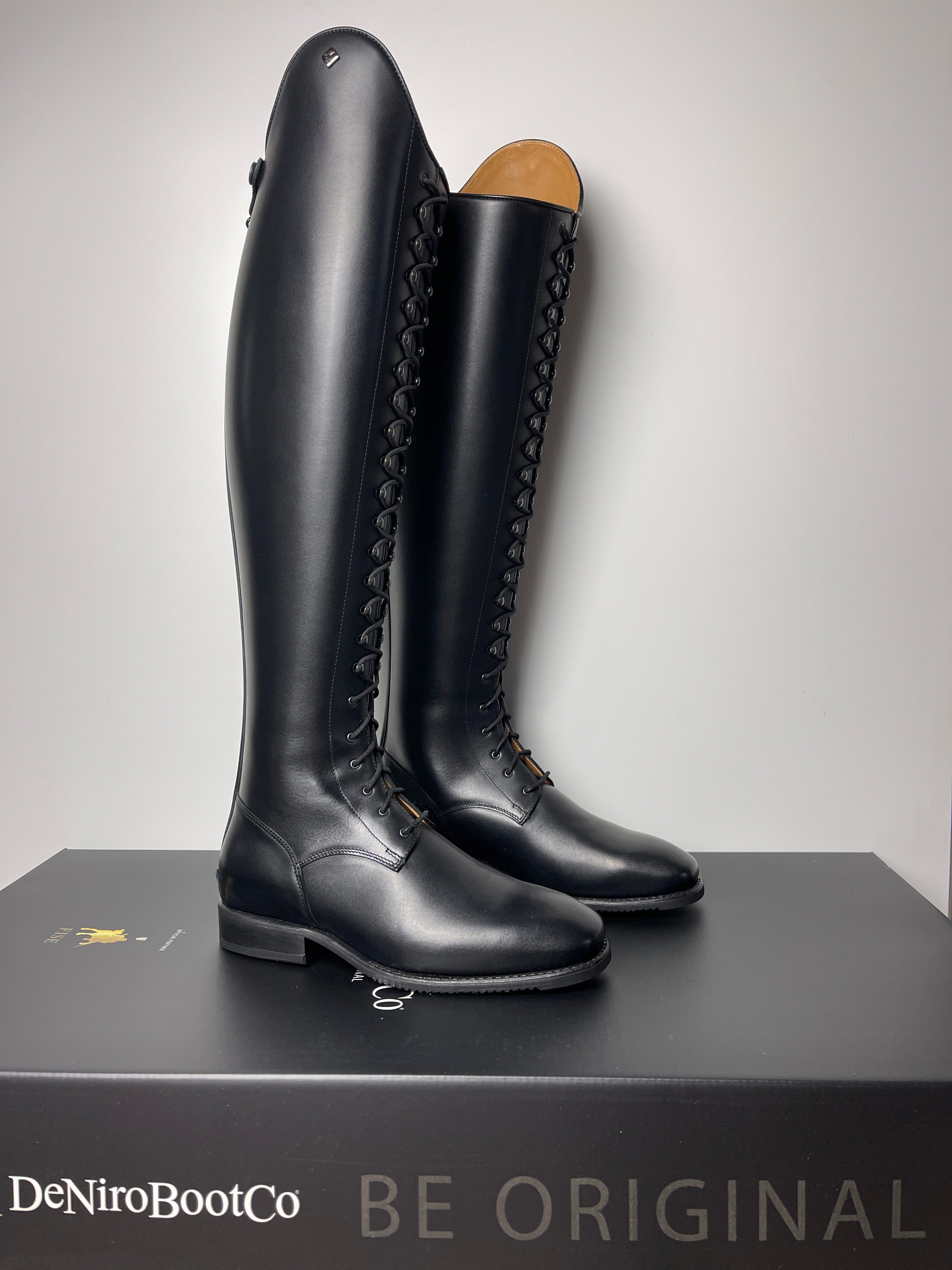 S8603 Wrat Schwarz 39 A L H 49 W 37,5