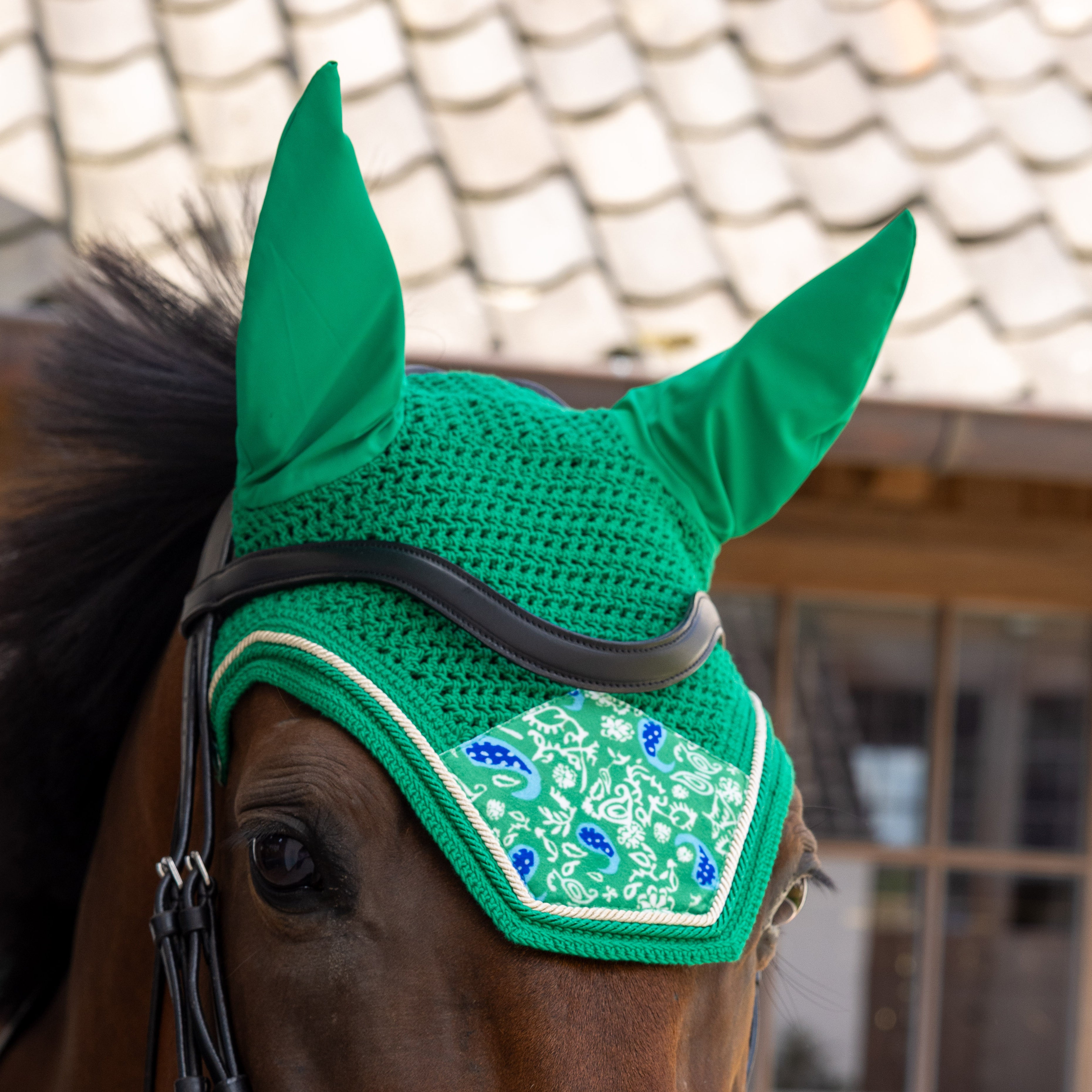 Fliegenhaube Wellington Samt Paisley Garden Druck