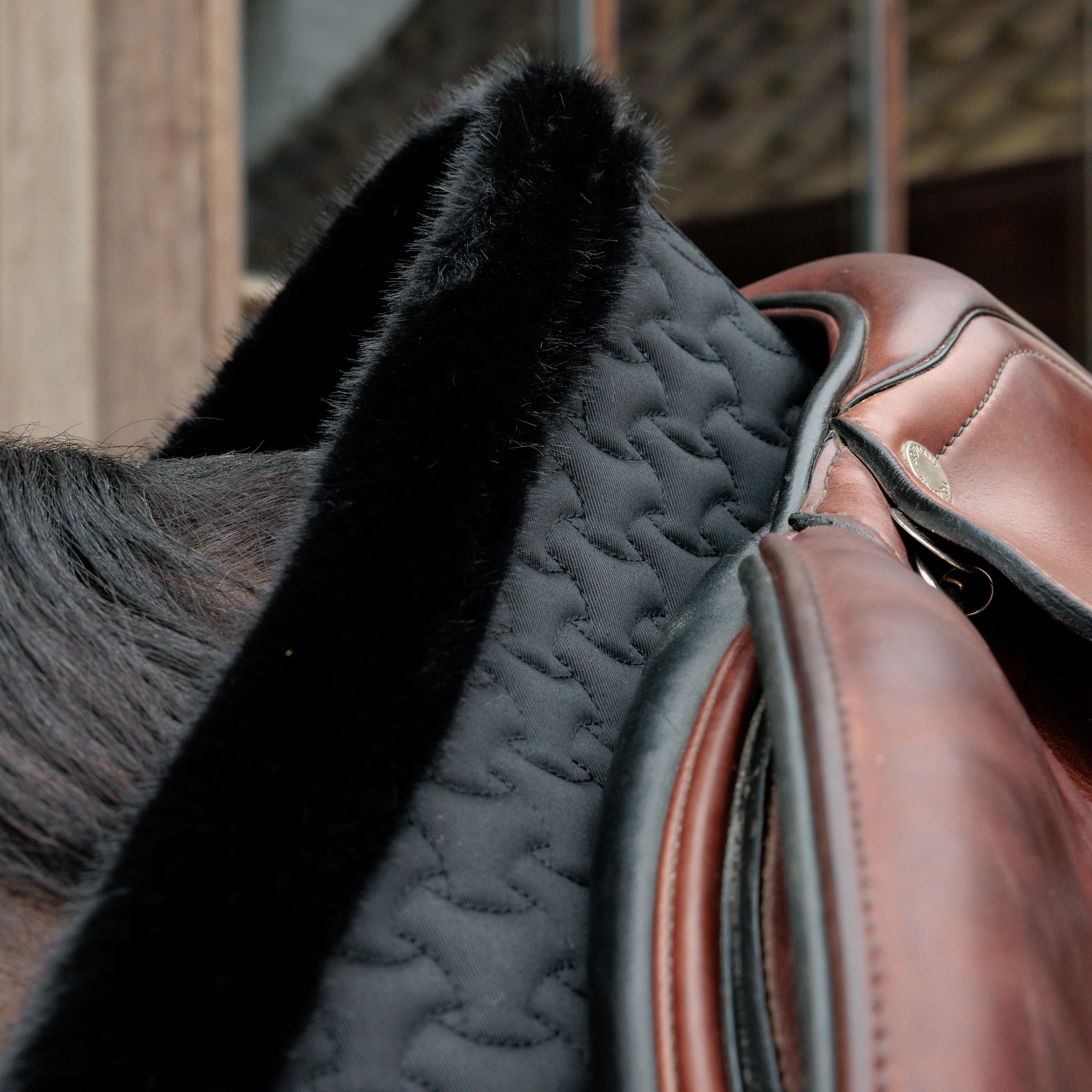 Sattelpad Fake Fur Geflochtenes Steppung