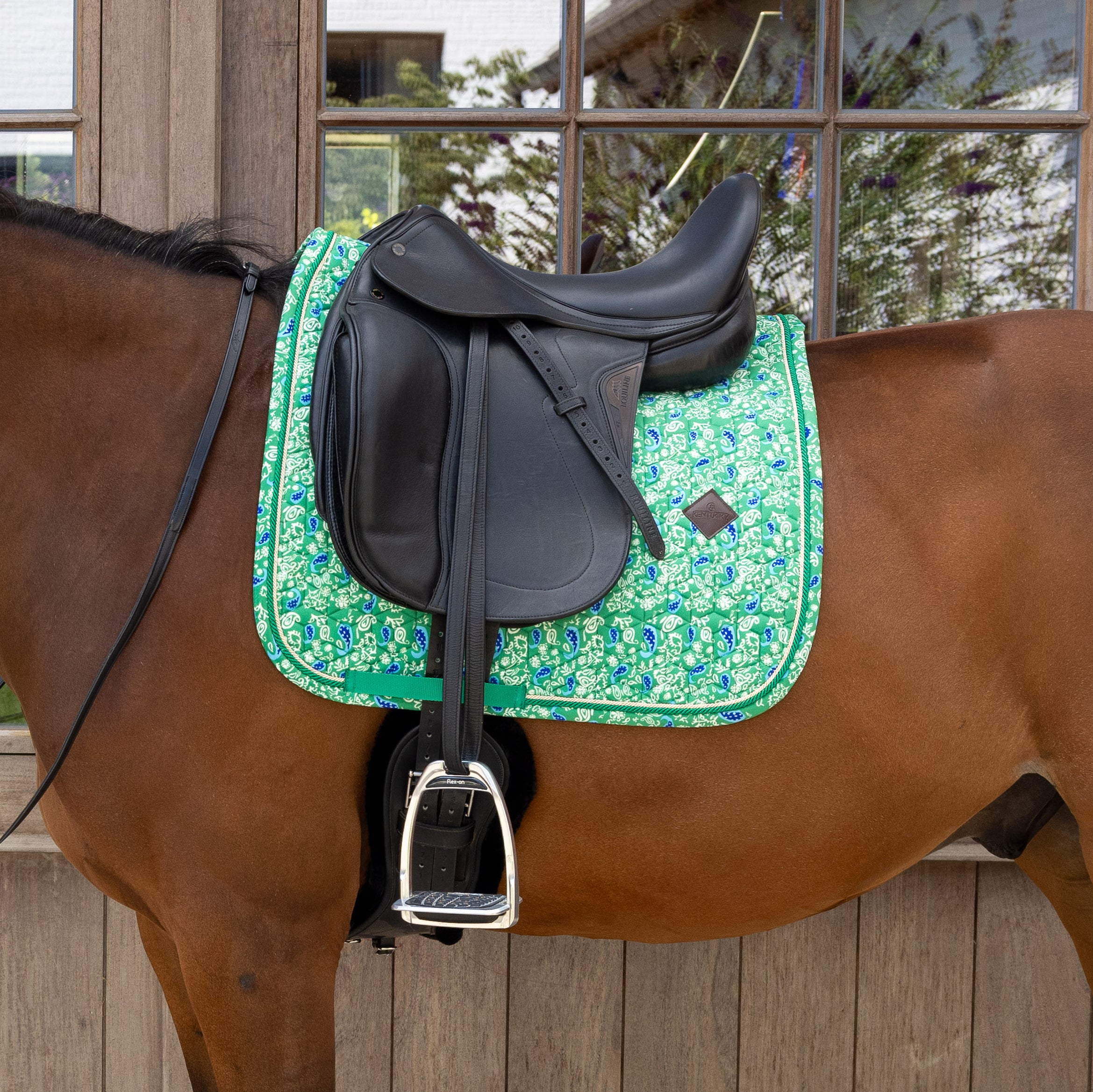 Sattelpad Samt Paisley Garden Druck