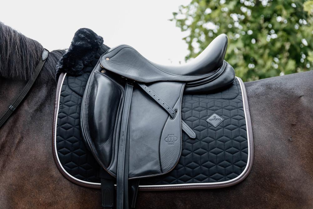 Skin Friendly Schabracke Sternsteppung Dressur - Kentucky Horsewear