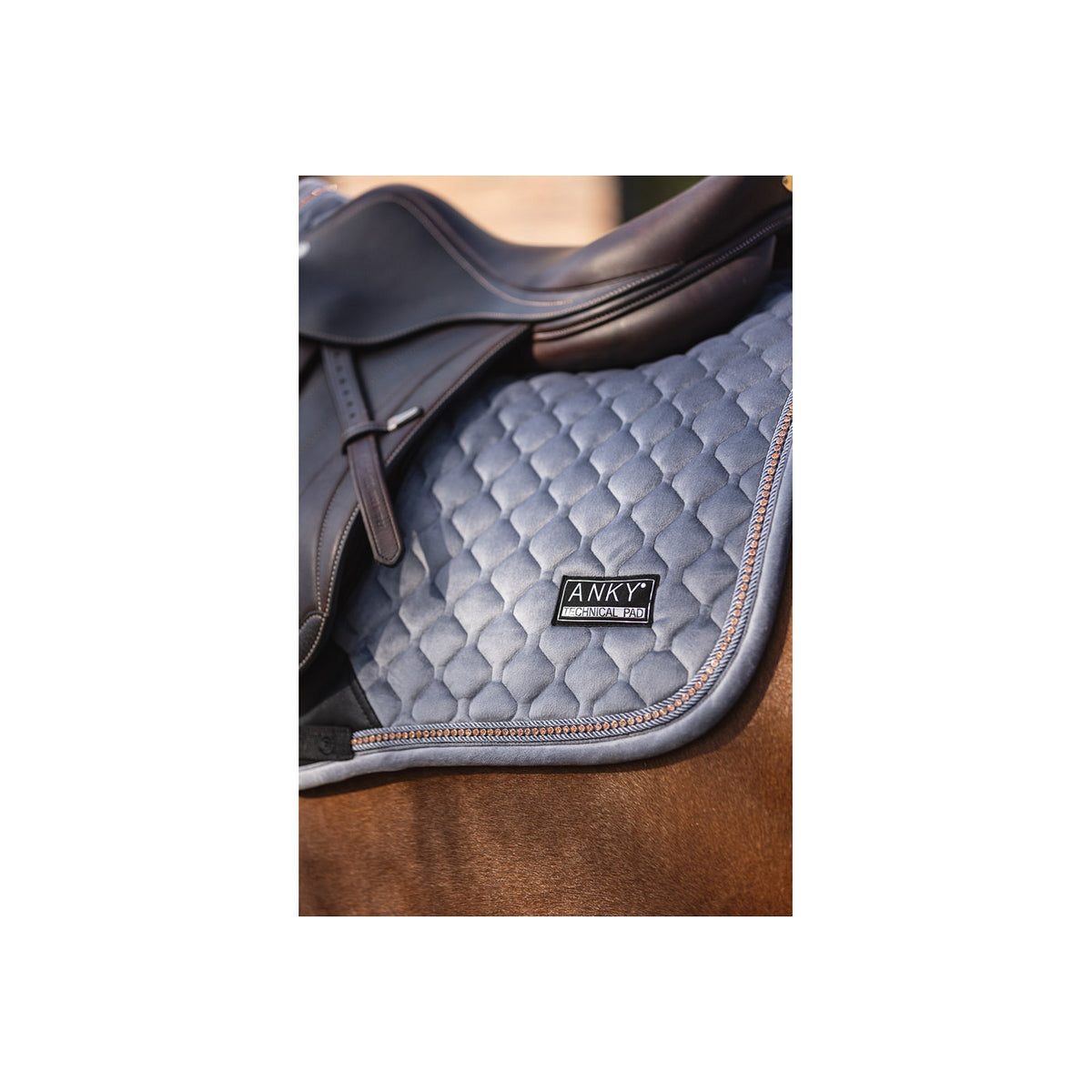 ANKY® Springschabracke Samt mit Strasssteinen XB23004